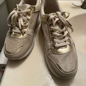 Elegant Cream and Gold Women's Sneakers